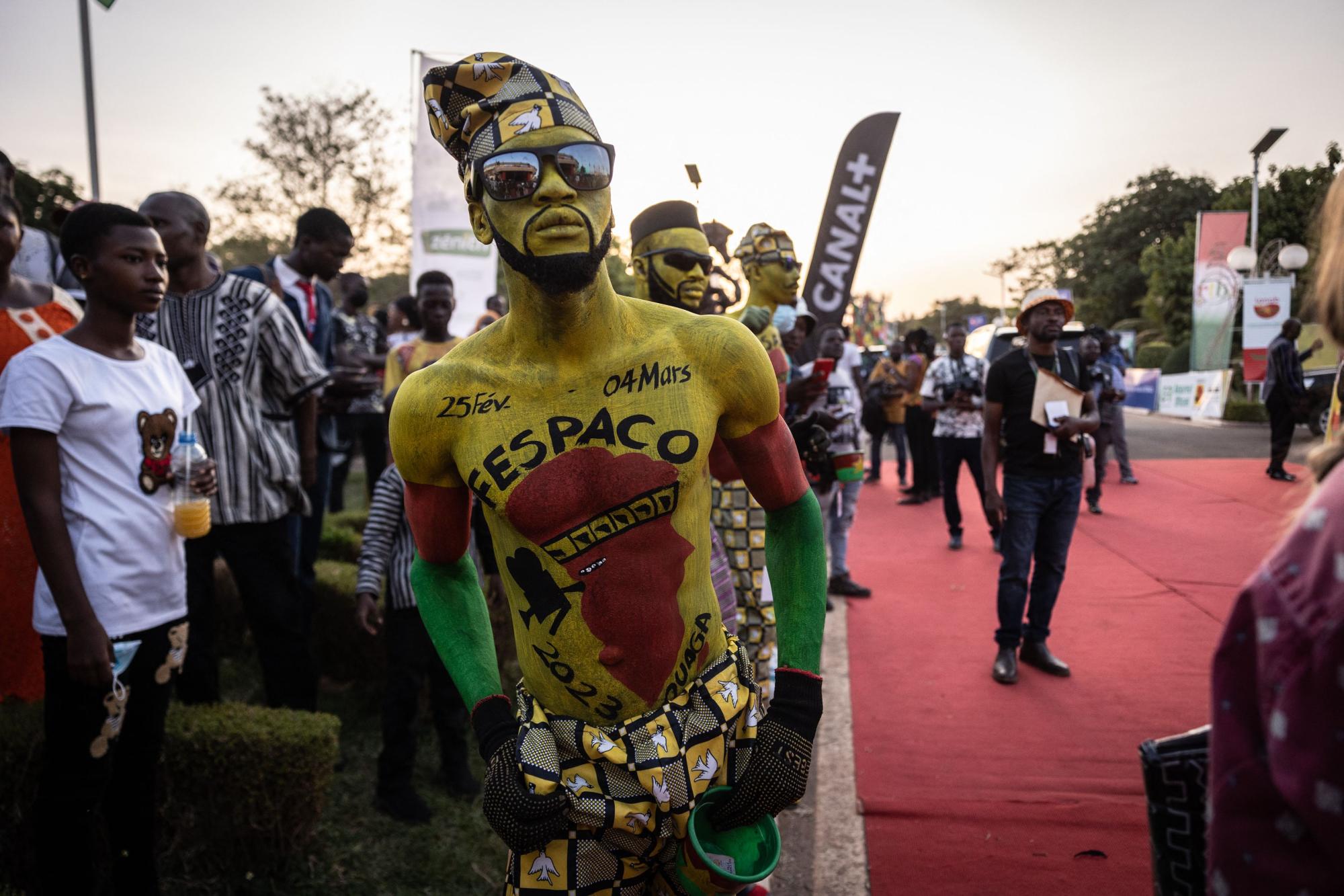 fespaco-person-with-body-paint